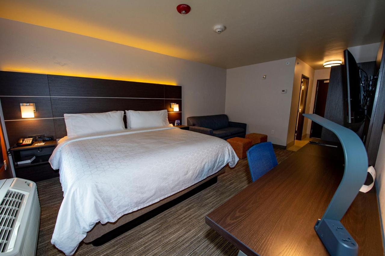 Holiday Inn Express & Suites - Colorado Springs Afa Northgate By Ihg Esterno foto