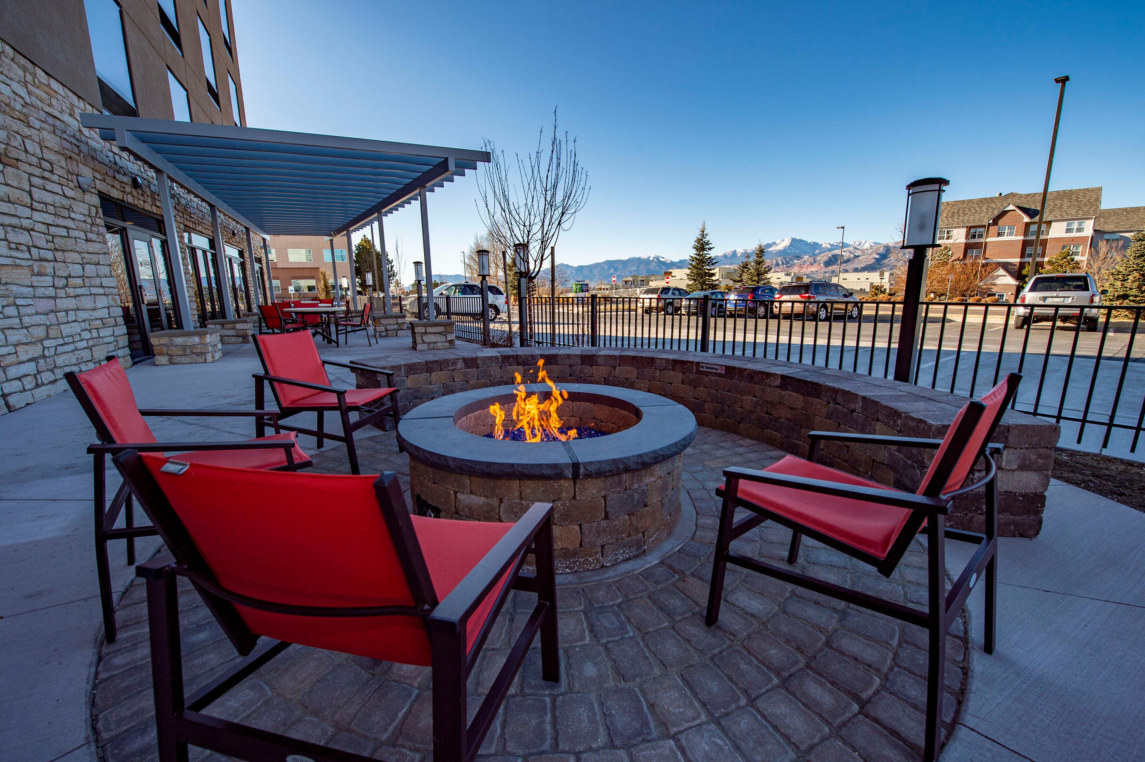 Holiday Inn Express & Suites - Colorado Springs Afa Northgate By Ihg Esterno foto