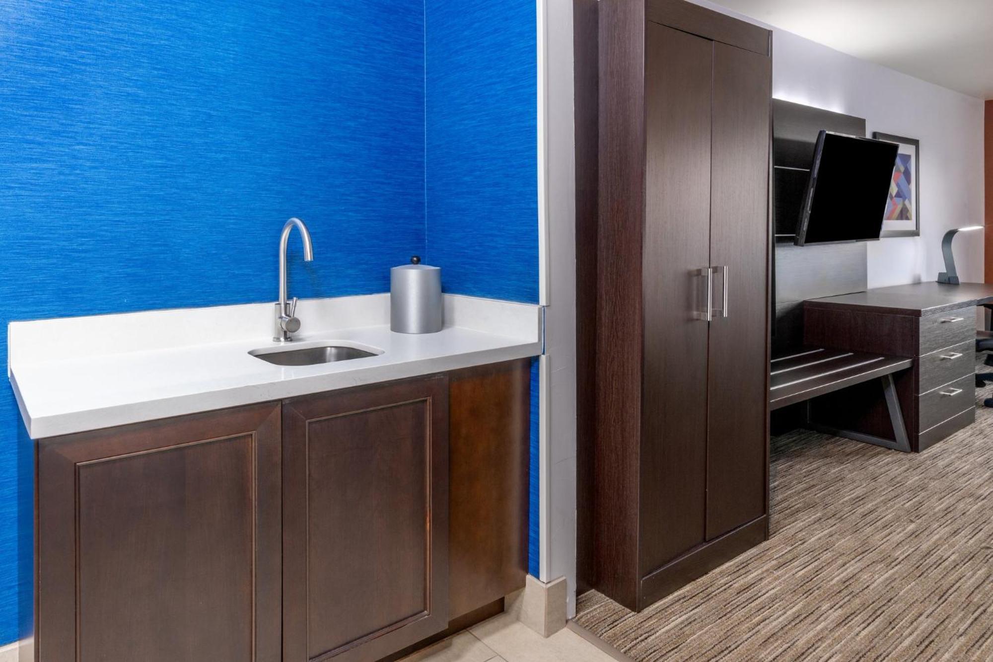 Holiday Inn Express & Suites - Colorado Springs Afa Northgate By Ihg Esterno foto