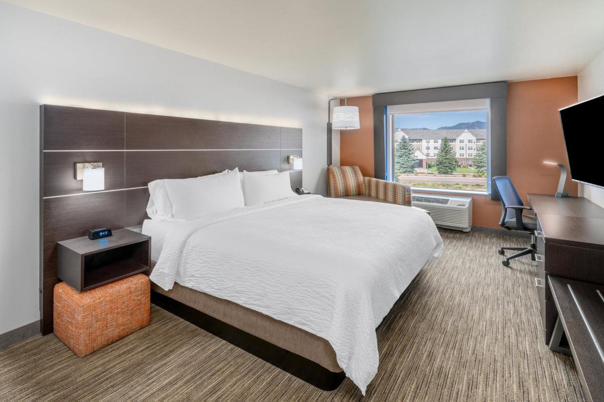 Holiday Inn Express & Suites - Colorado Springs Afa Northgate By Ihg Esterno foto